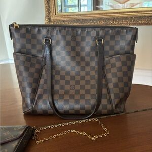 Authentic Louis Vuitton tote. Great condition